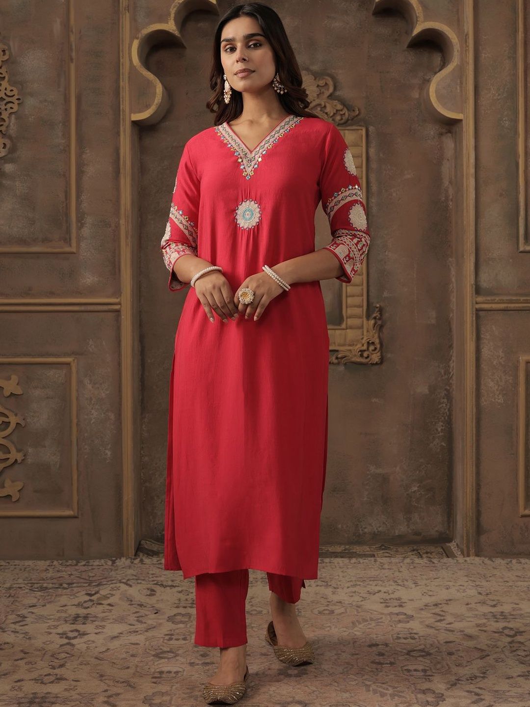 Floral Embroidered V-Neck Thread Work Straight Kurta With Trousers