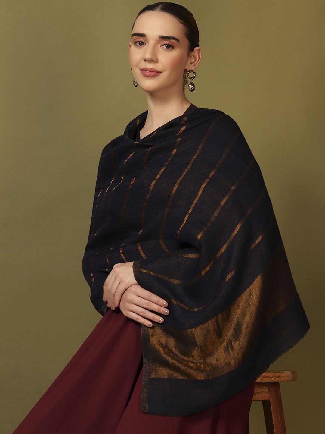 Dhiyona PA Checked Woven Design Zari Shawl