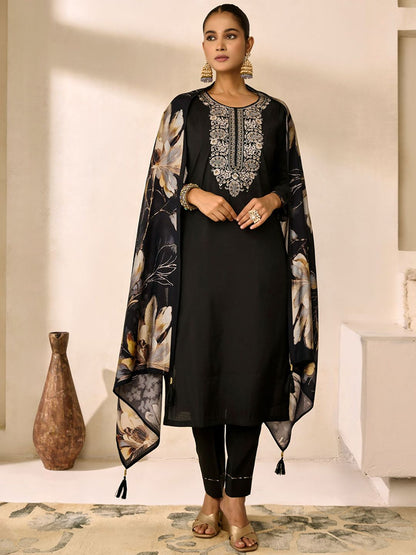 Dhiyona WP Plus Size Floral Embroidered Thread Work Kurta With Trousers & Dupatta
