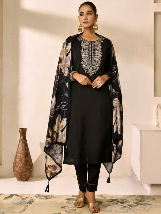 Dhiyona WP Plus Size Floral Embroidered Thread Work Kurta With Trousers & Dupatta