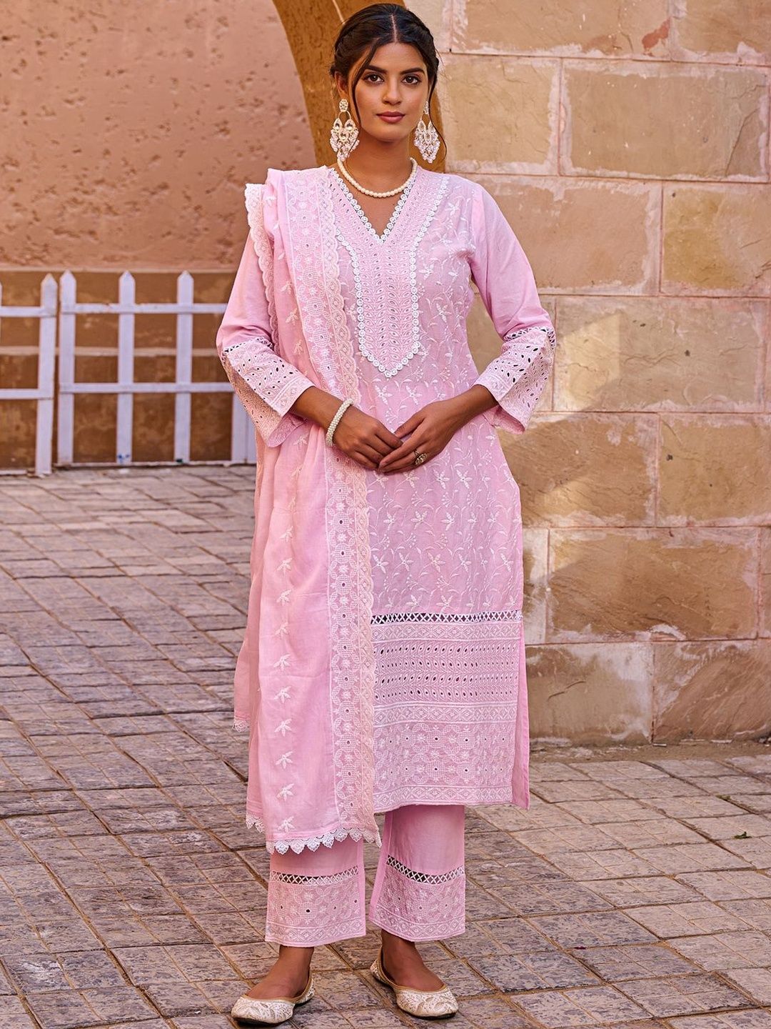 Women Ethnic Motifs Embroidered Regular Thread Work Pure Cotton Kurta with Trousers & With Dupatta