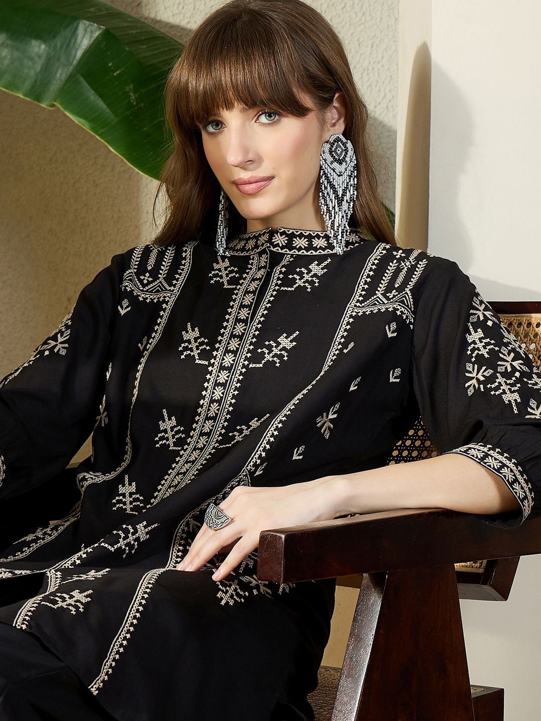 Women Ethnic Motifs Embroidered Regular Thread Work Kurta with Trousers