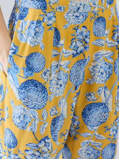 Women Floral Printed Regular Kurta with Trousers