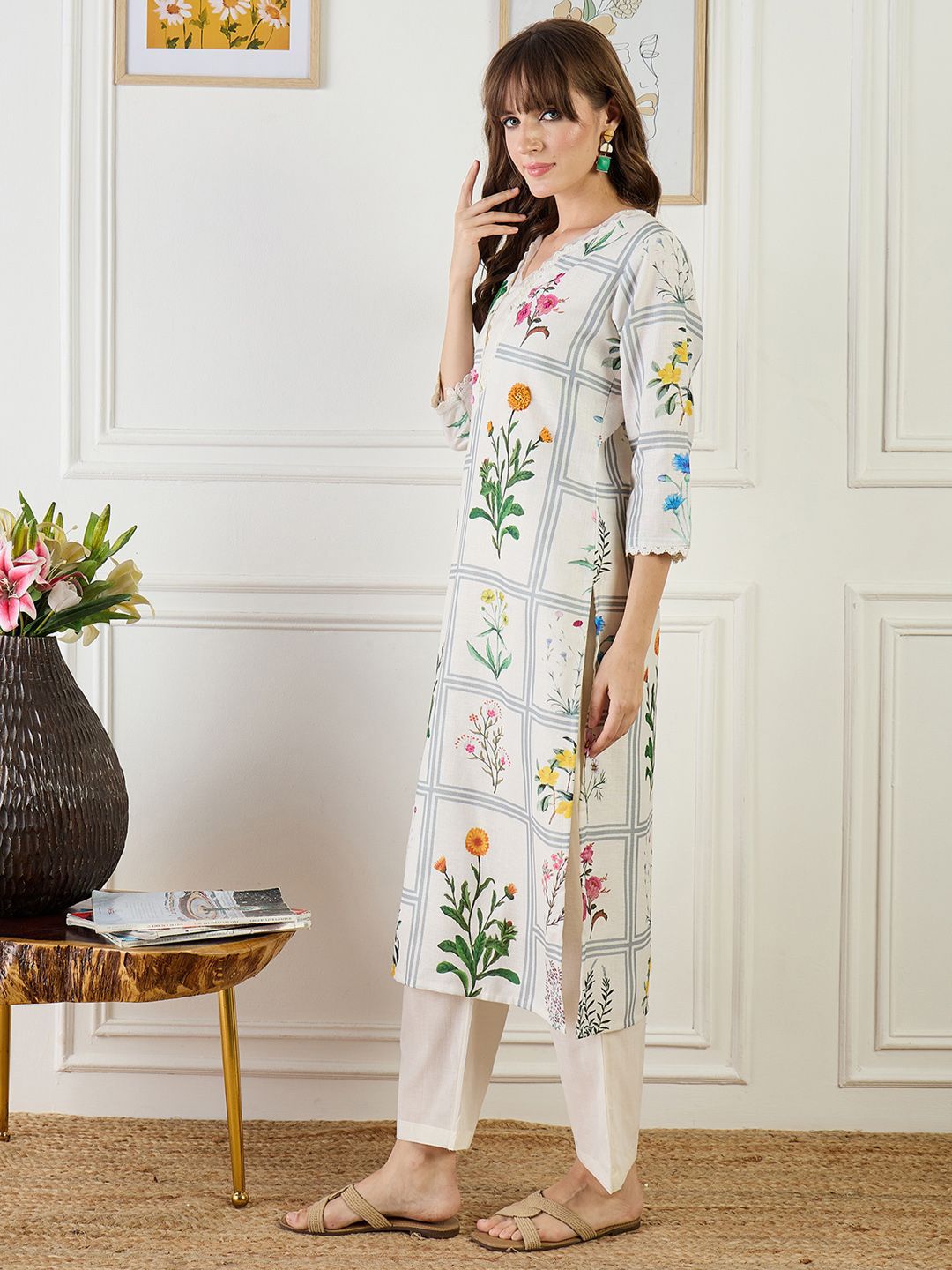 Women Floral Printed Linen Kurta with Trousers