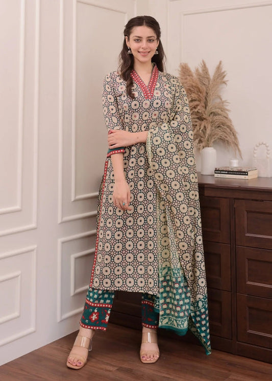 Women Viscose Light Green Kurta And Pant Set With Dupatta