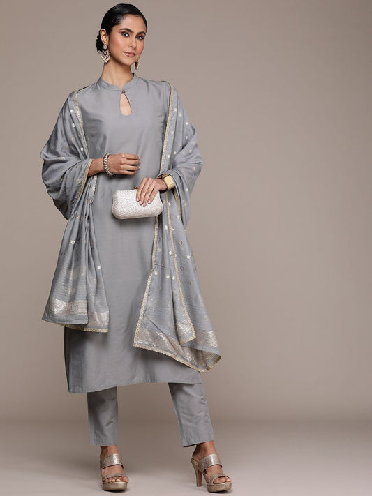 Dhiyona PD Women Women Jashn Kurta & Trousers With Dupatta