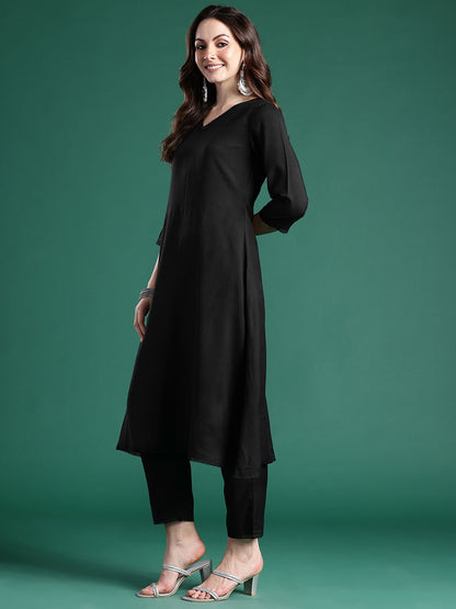 Dhiyona IE Solid Kurta With Trousers & Dupatta