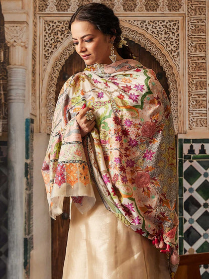 Dhiyona PA Women Animal Embroidered Shawl