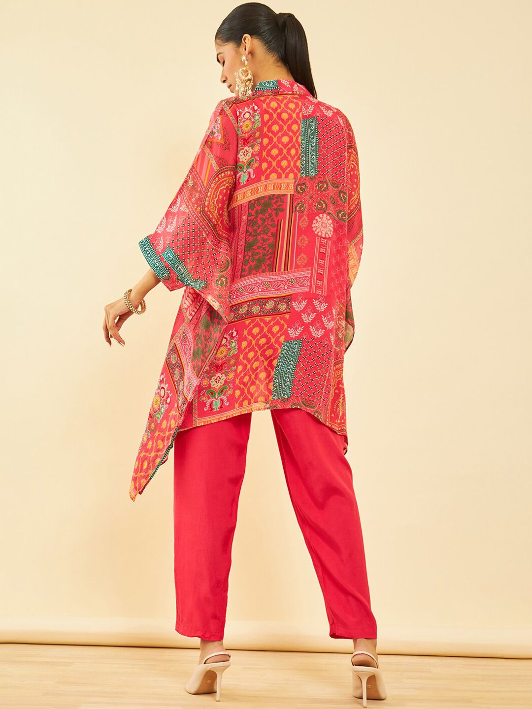 Dhiyona SO Women's Peach Coloured Floral Printed Kaftan Kurta With Inner & Trouser