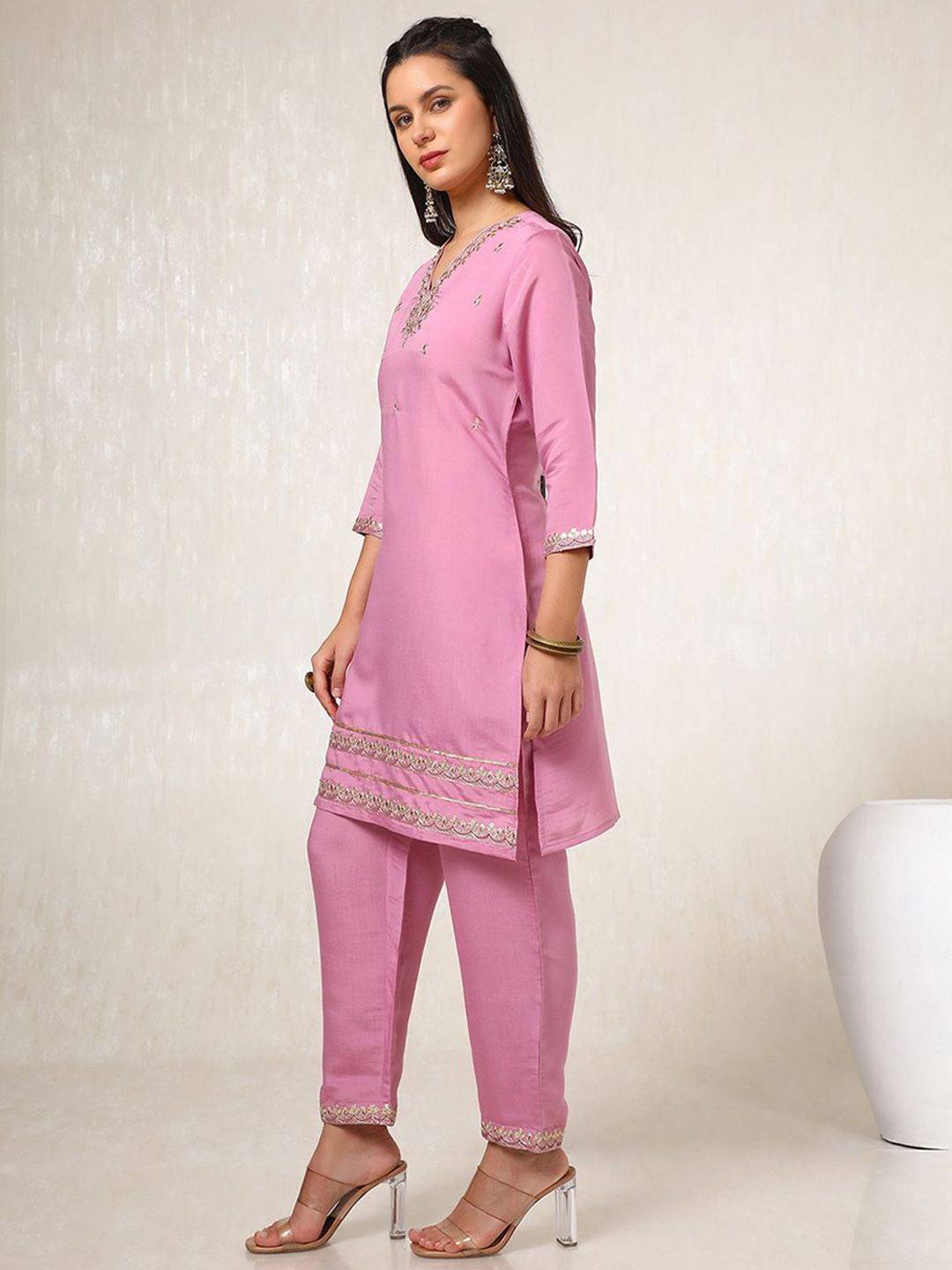Dhiyona SO Women's Ethnic Motifs Embroidered Gotta Patti Straight Kurta with Trousers