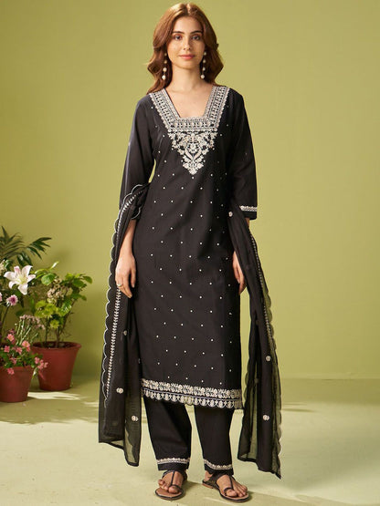 Dhiyona IE Women Floral Embroidered Cotton Kurta with Trousers & Dupatta