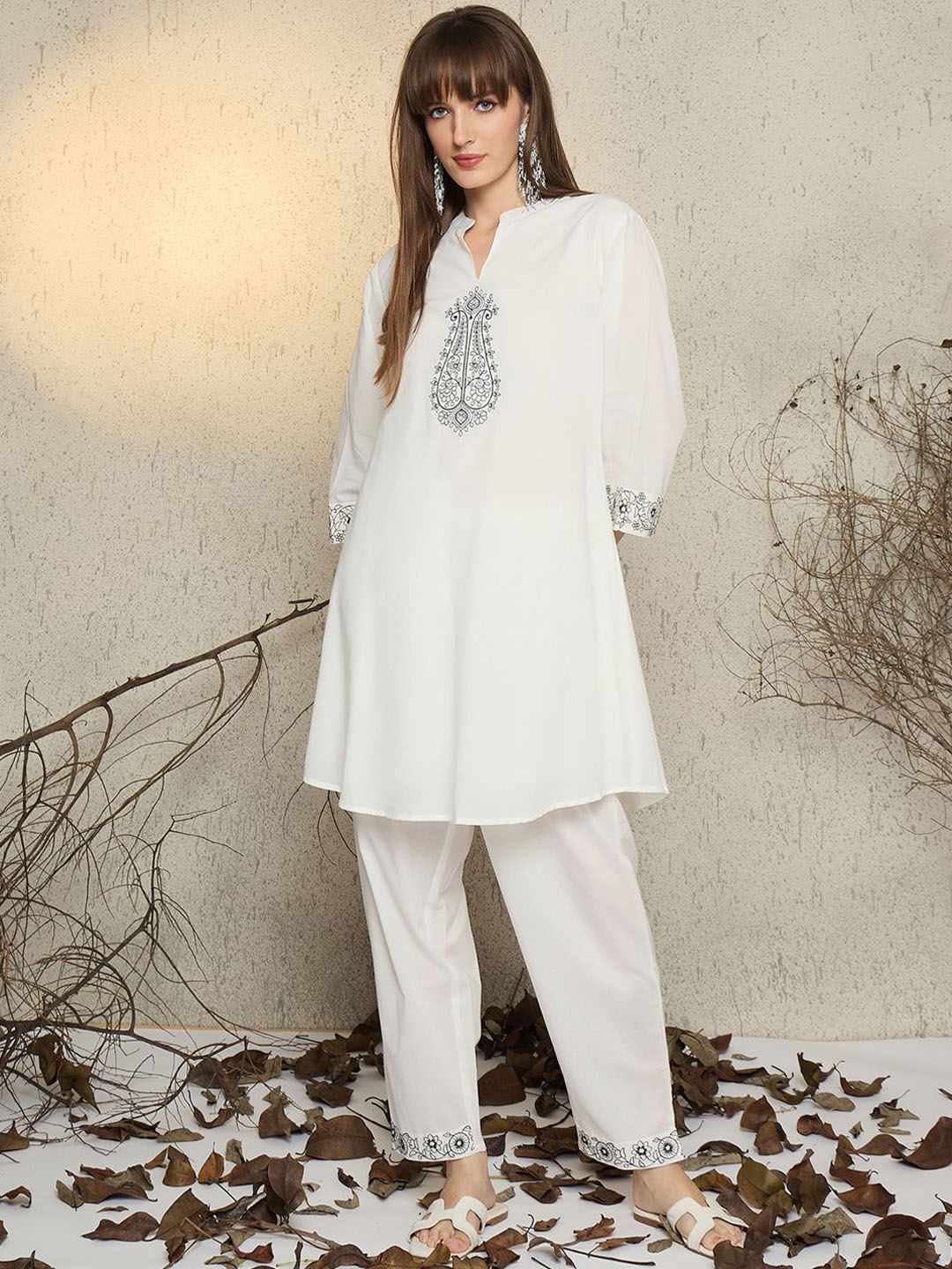 Women Ethnic Motifs Embroidered Pure Cotton Kurta with Trouser