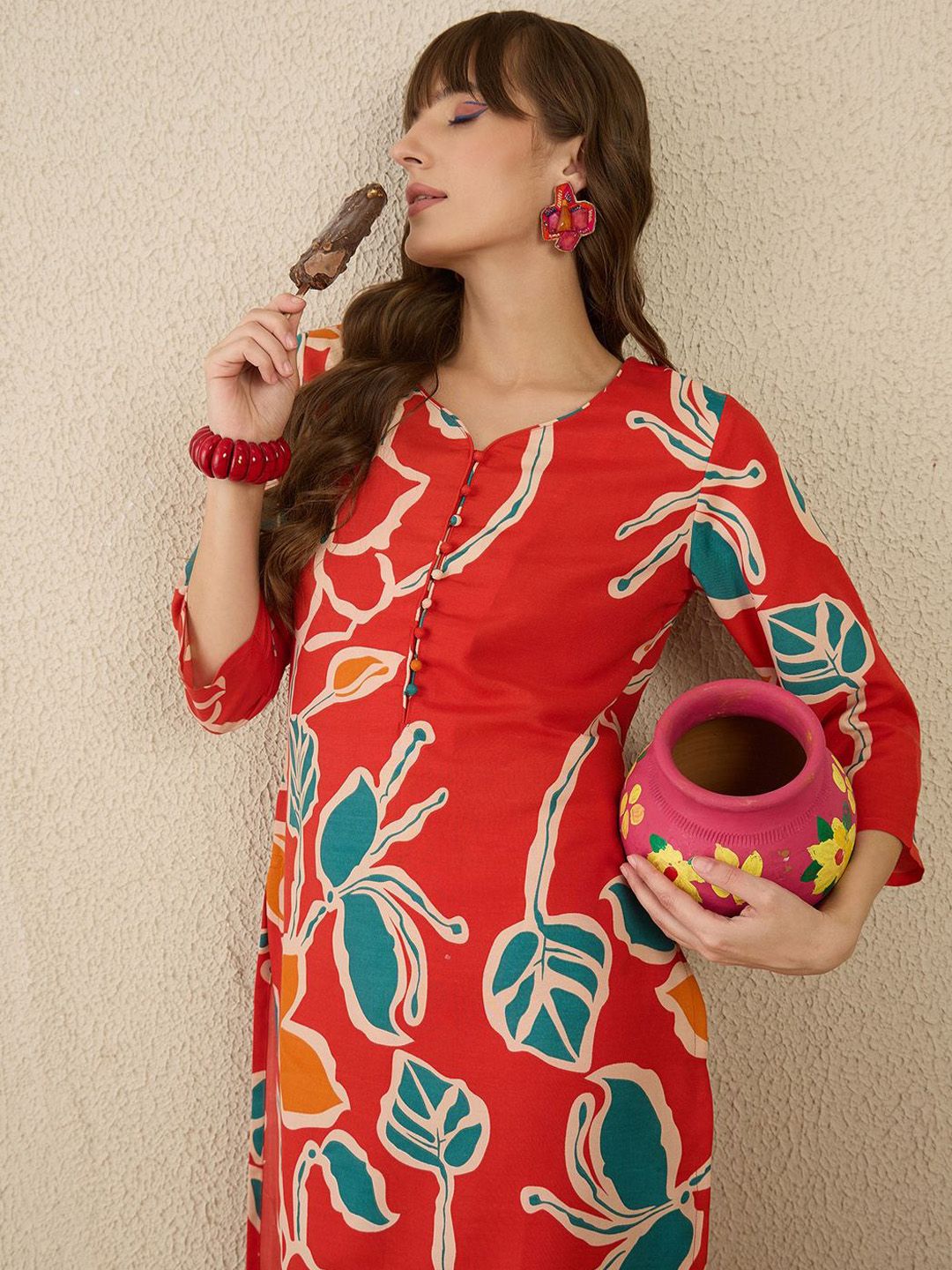 Women Floral Printed Pure Cotton Kurta with Trousers