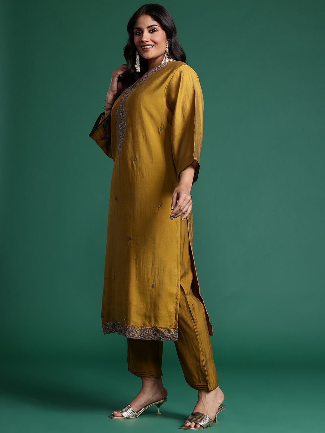 Dhiyona IE Plus Size Ethnic Motifs Embroidered Zari Kurta with Trousers & Dupatta