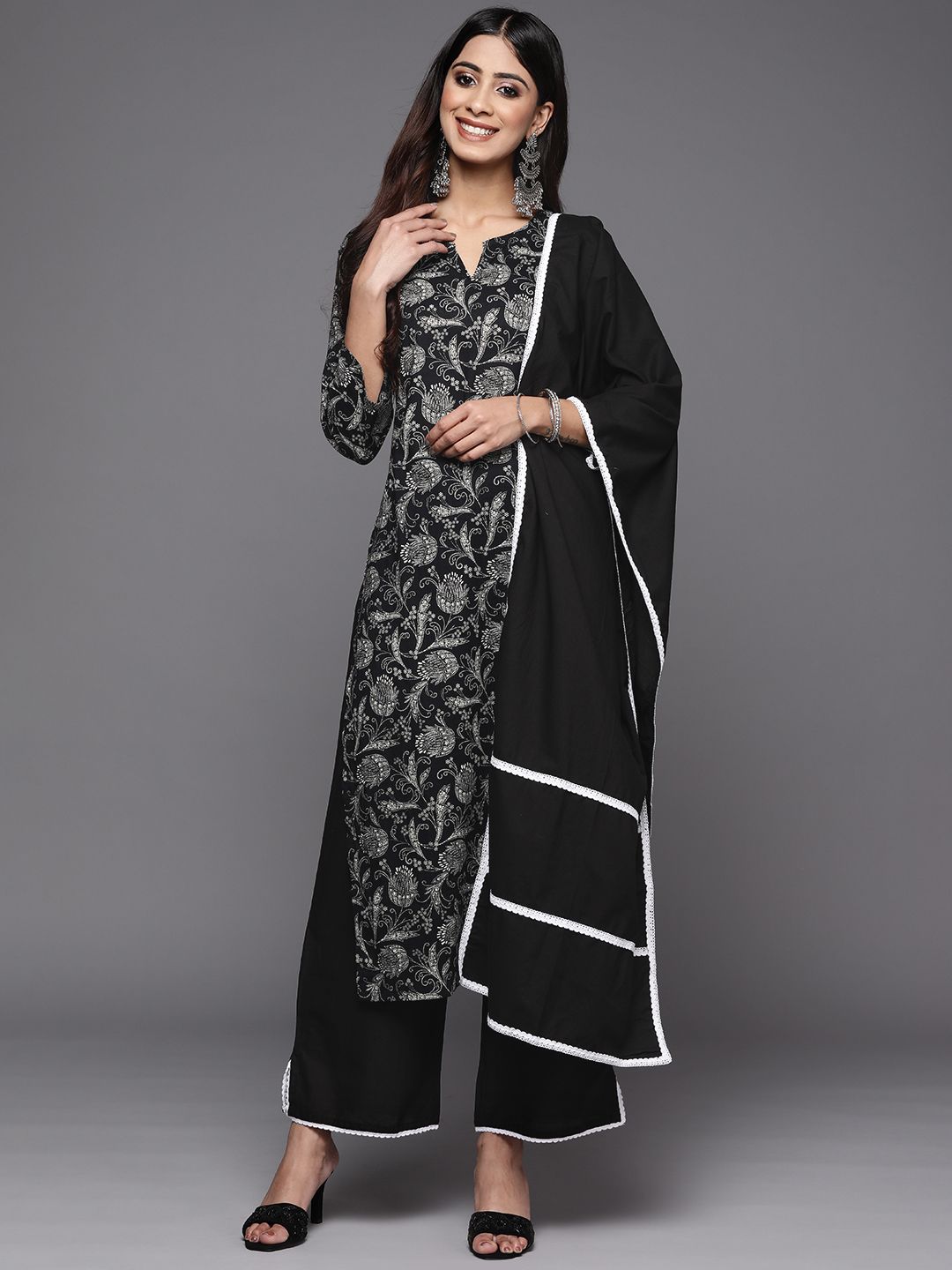 Women Black Floral Printed Kurta with Trousers & With Dupatta