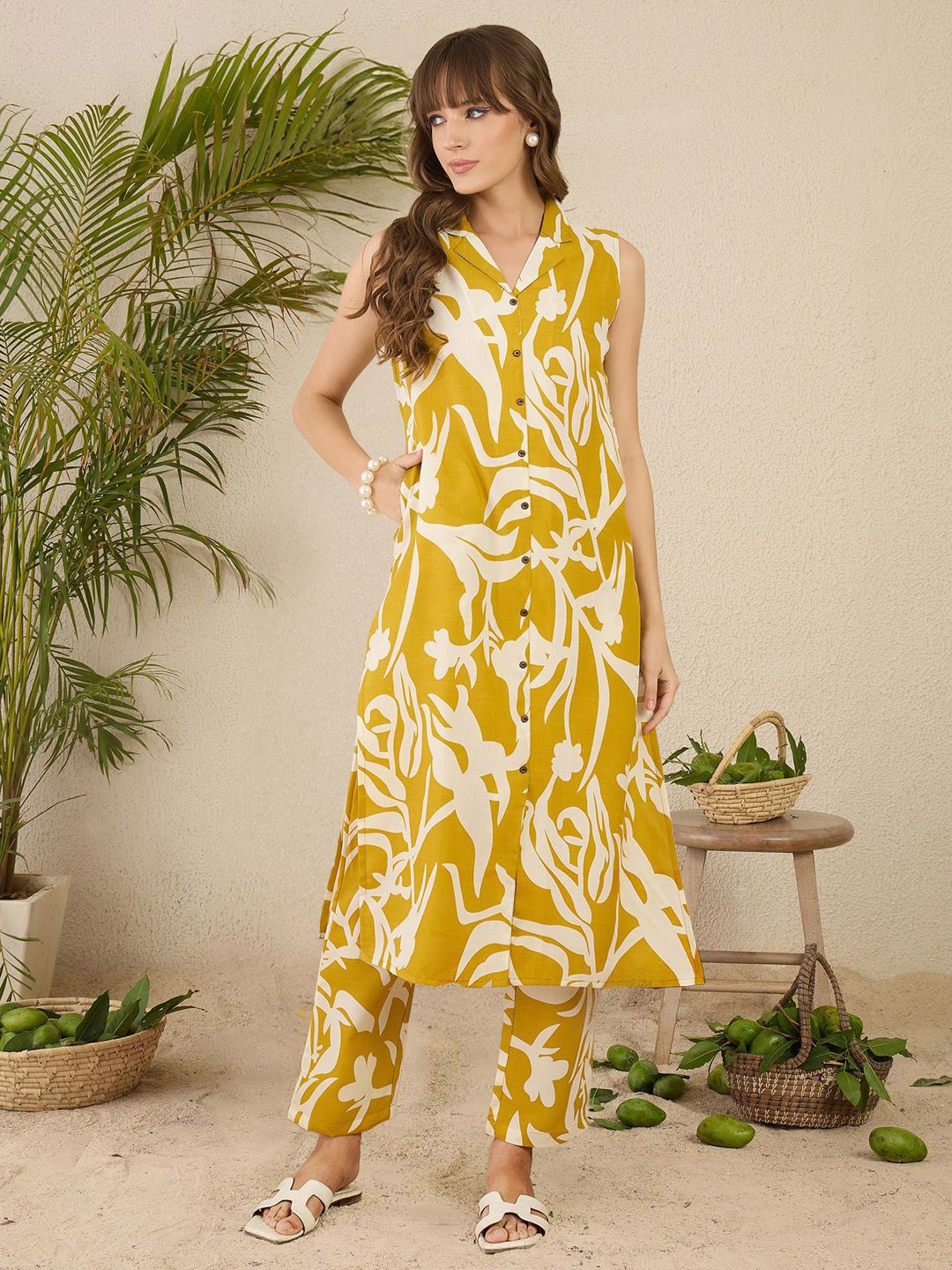 Women Printed Regular Linen Kurta with Trousers
