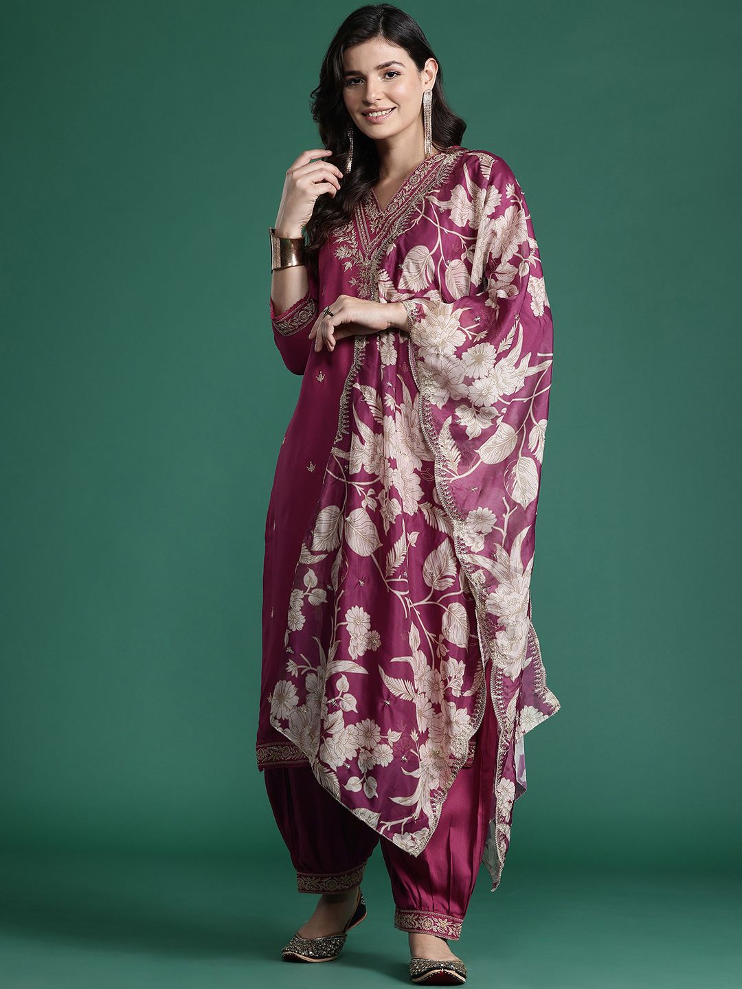 Ethnic Motifs Embroidered Thread Work Kurta with Salwar & With Dupatta