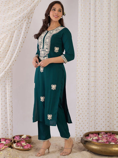 Dhiyona IE Floral Embroidered Thread Work Straight Kurta With Trousers