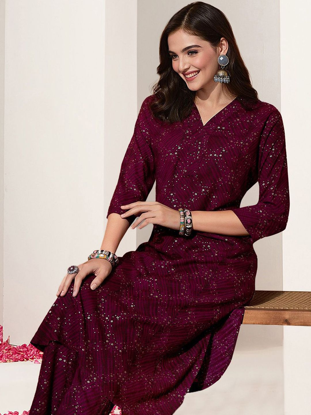 Dhiyona IS Women's Ethnic Motifs Printed V-neck Kurta And Trousers