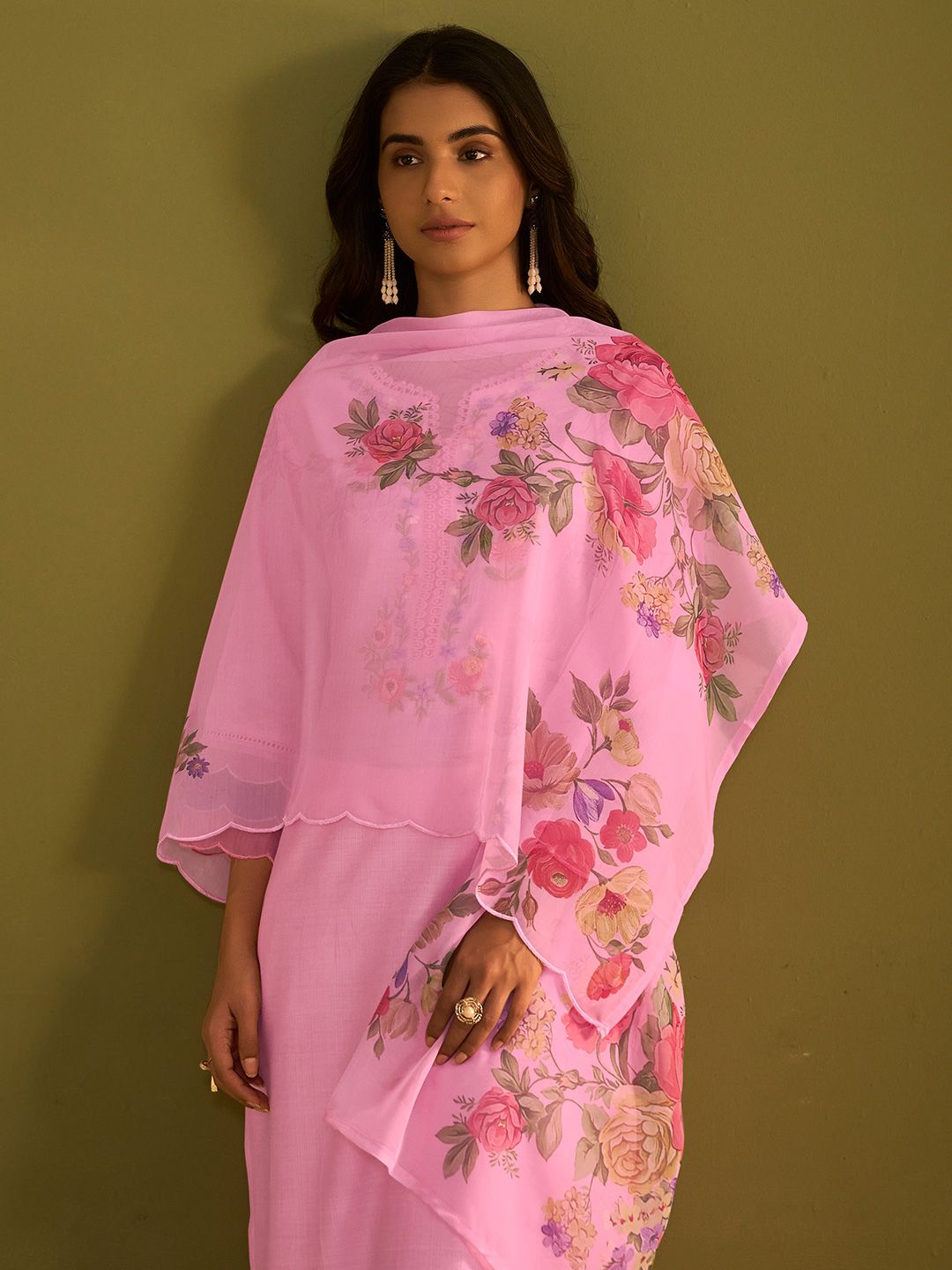 Women Floral Embroidered Regular Thread Work Kurta with Trousers & With Dupatta