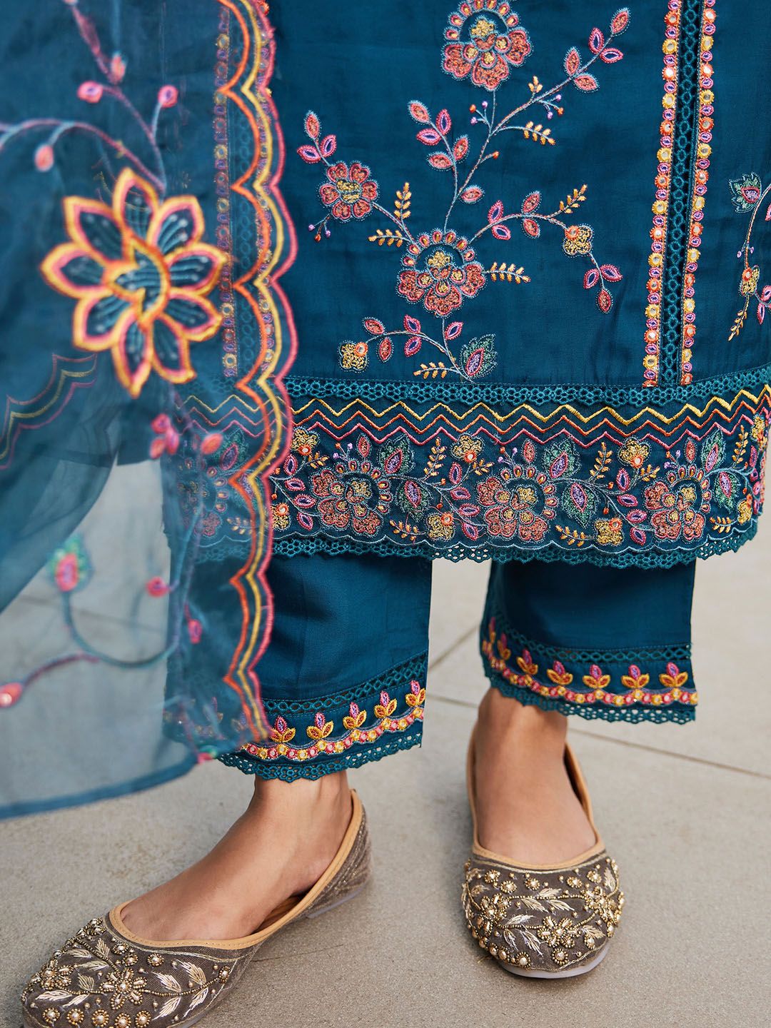 Women Ethnic Motifs Embroidered Regular Mirror Work Kurta with Trousers & With Dupatta