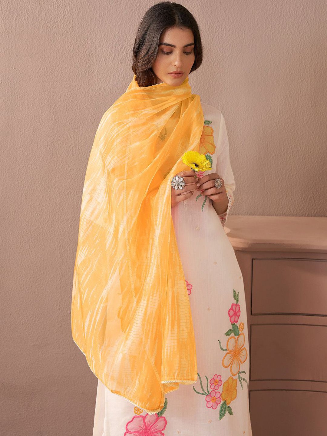 Women Floral Embroidered Regular Thread Work Kurta with Trousers & With Dupatta