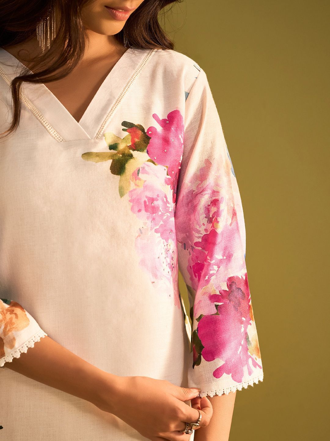 Floral Printed Beads and Stones Linen Straight Kurta with Trouser & Dupatta