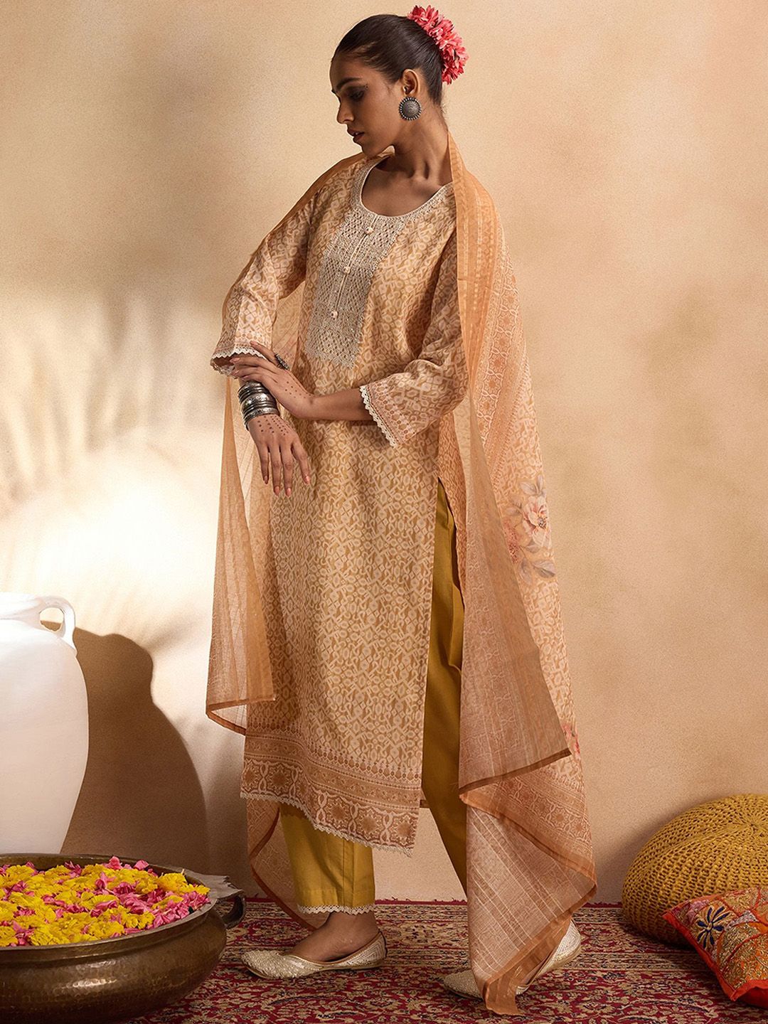 Dhiyona IE Printed Round Neck Thread Work Linen Straight Kurta With Trousers & With Dupatta