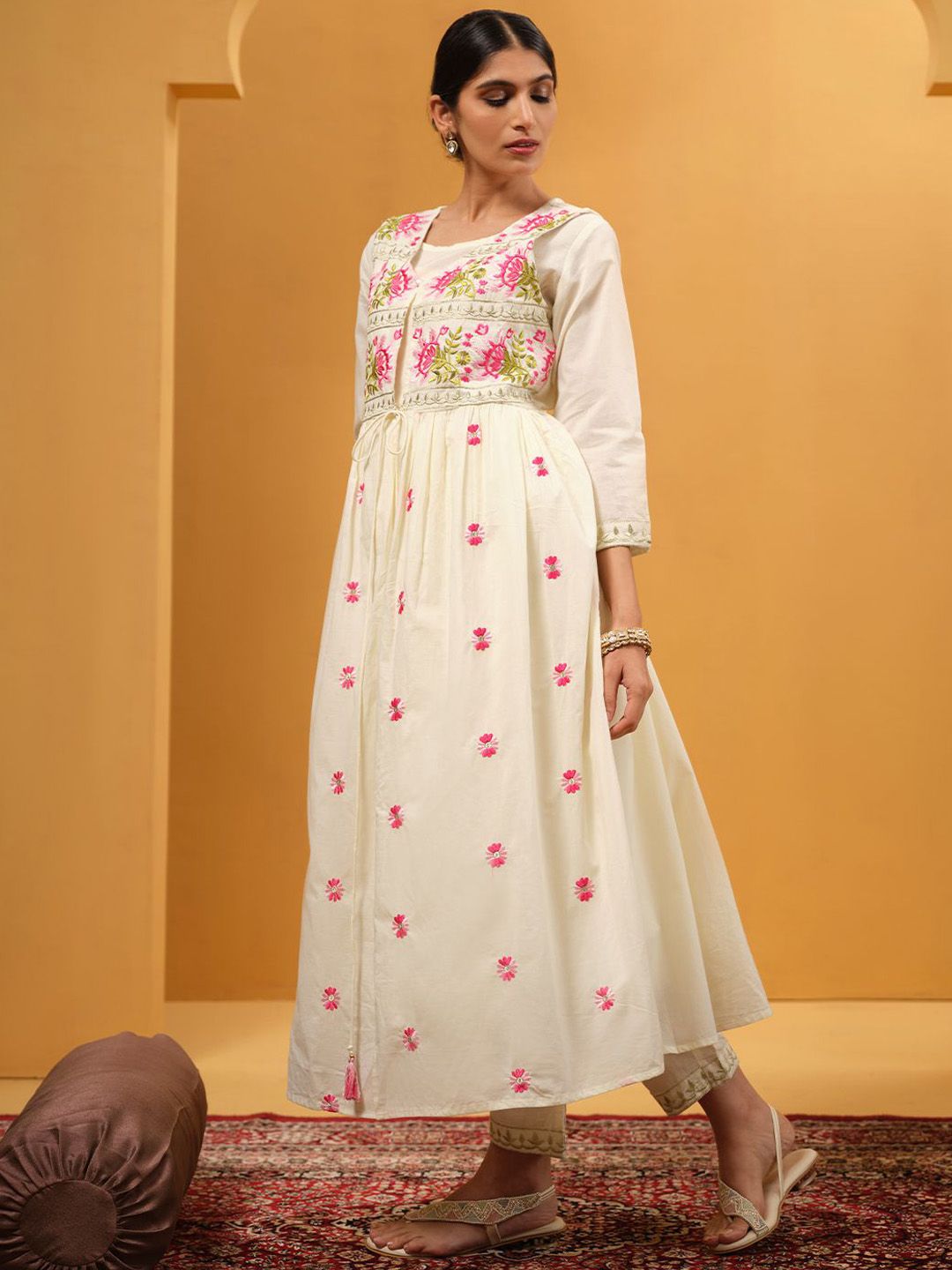 Dhiyona IS Women's Women Floral Embroidered Regular Thread Work Pure Cotton Kurta With Trousers