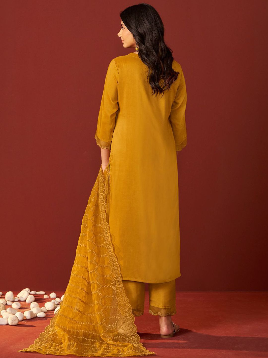 Dhiyona IE Women Ethnic Motifs Embroidered Regular Sequinned Kurta & Trousers With Dupatta