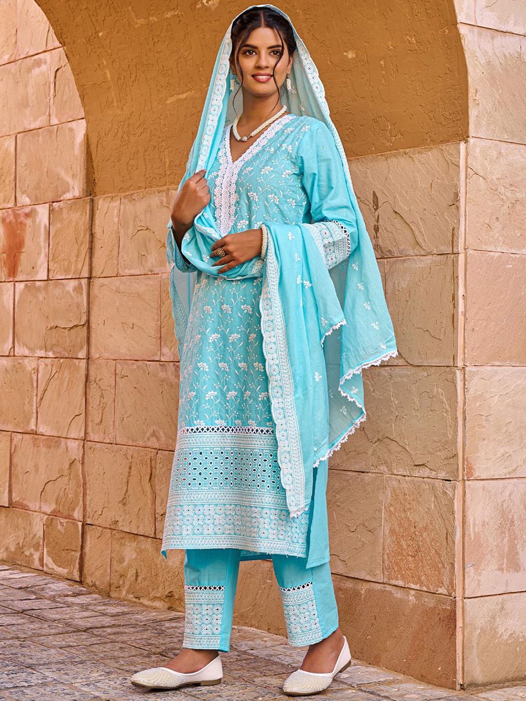 Floral Embroidered Thread Work Pure Cotton Straight Kurta With Trousers & Dupatta