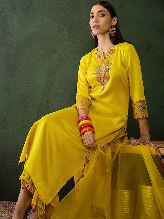 Dhiyona SN Women's Embroidered Three Quarter Sleeves Kurta & Trousers With Dupatta