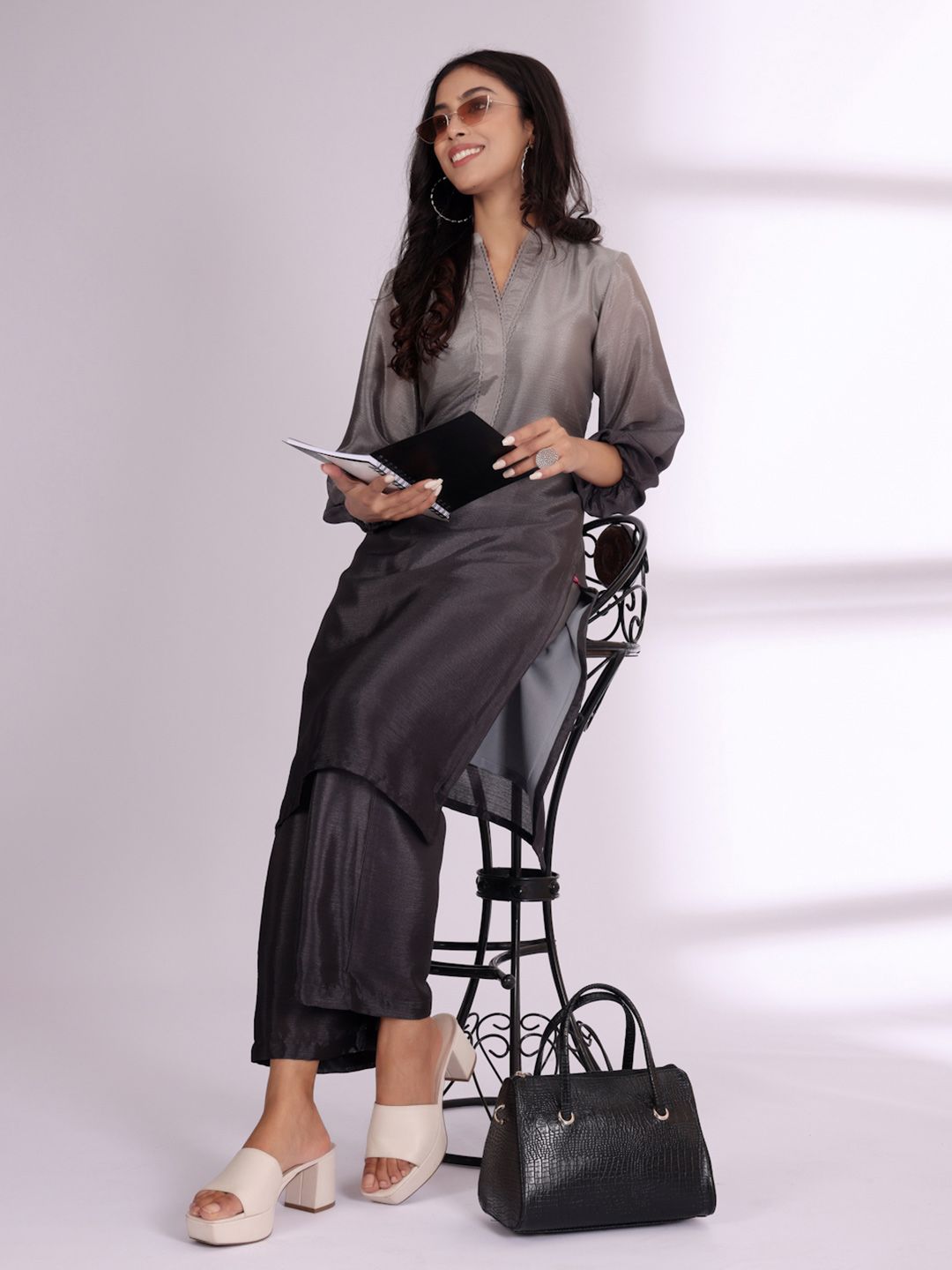 Dhiyona VA Women'sMandarin Collar Straight Kurta with Trousers