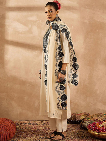 Dhiyona IE Women Paisley Embroidered Regular Thread Work Pure Cotton Kurta with Trousers & With Dupatta