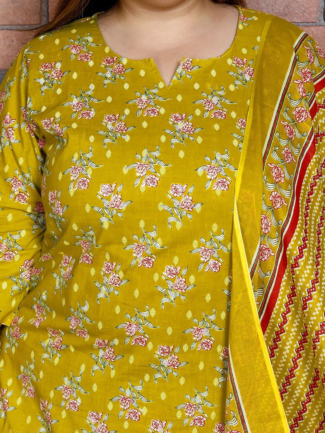 Dhiyona KL Women Floral Printed Regular Sequinned Pure Cotton Kurta with Trousers & With Dupatta