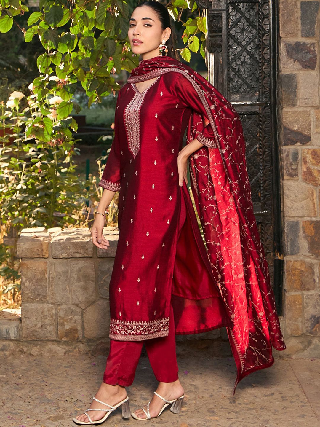 Ethnic Motifs Embroidered V-Neck Thread Work Kurta with Trousers & Dupatta