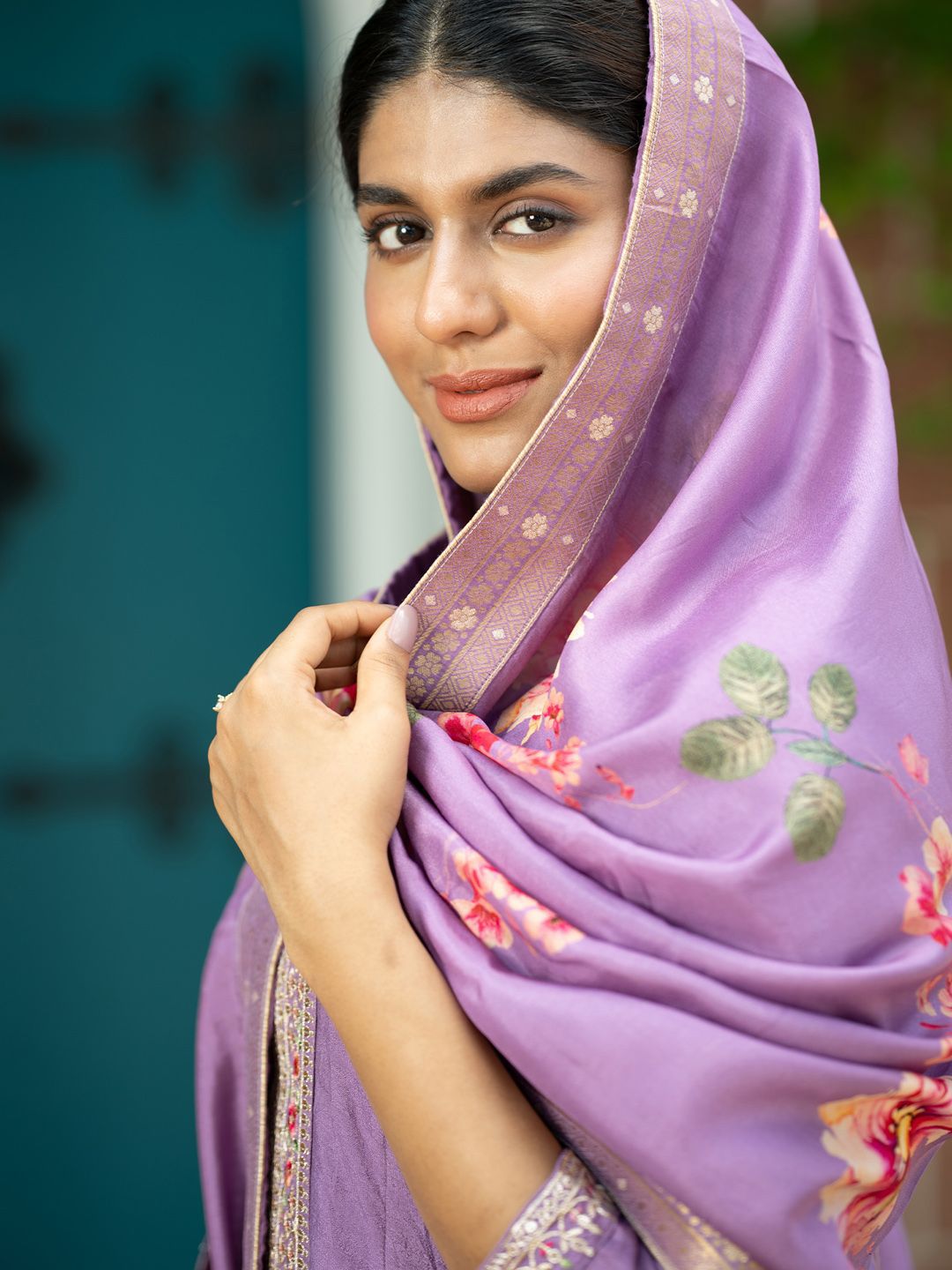 Women Floral Embroidered Regular Sequinned Kurta with Trousers & With Dupatta