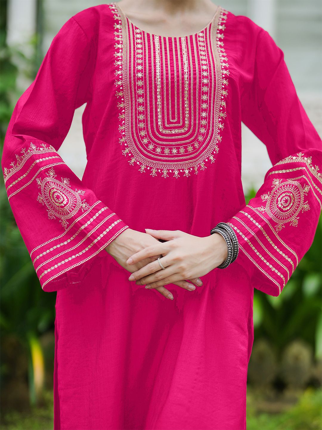 Dhiyona IE Women Ethnic Motifs Embroidered Regular Sequinned Kurta with Trousers