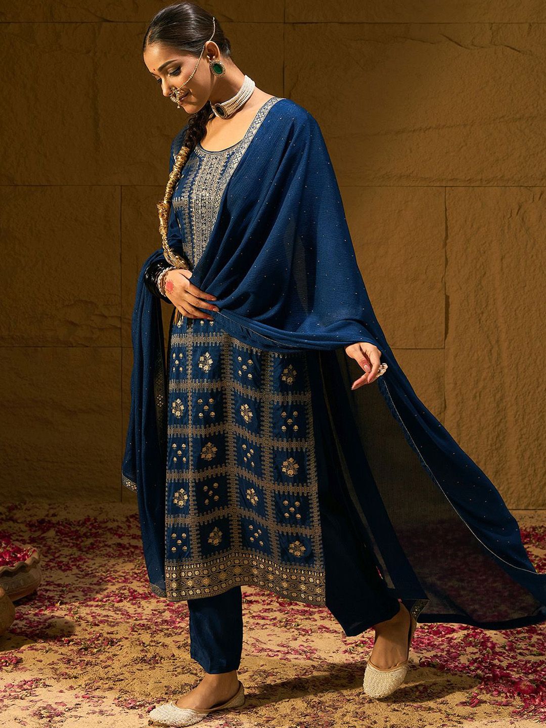 Ethnic Motifs Embroidered Zari Straight Kurta with Trousers & Dupatta