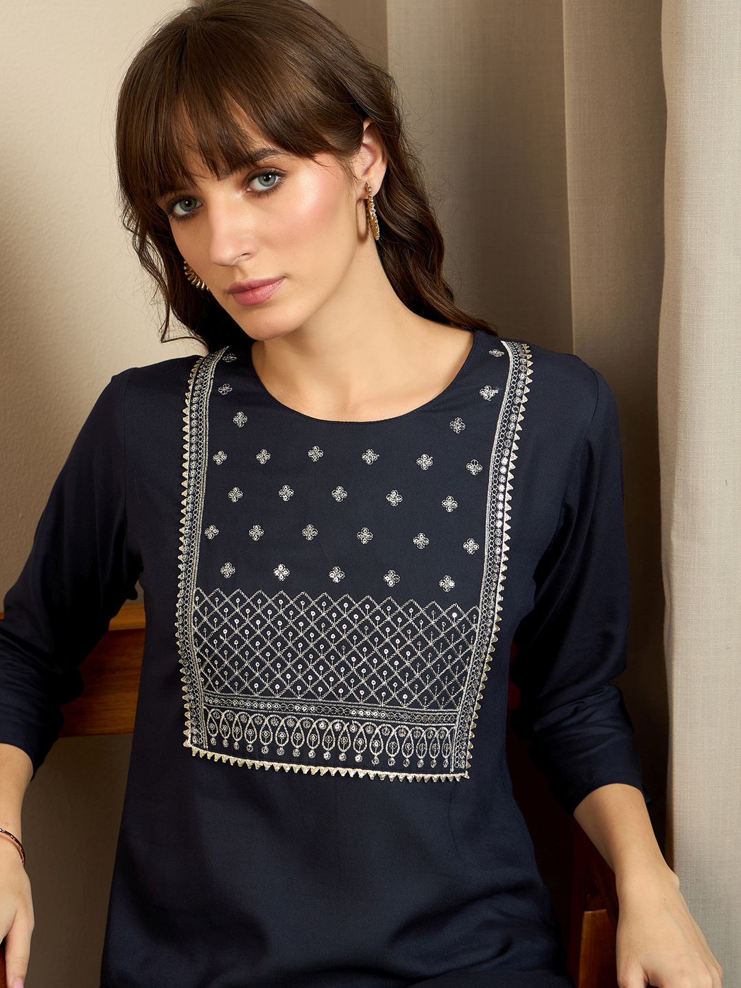 Dhiyona IE Floral Yoke Design Round Neck Sequinned Straight Kurta