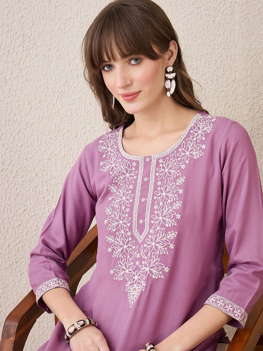 Dhiyona IE Floral Embroidered Thread Work Straight Kurta