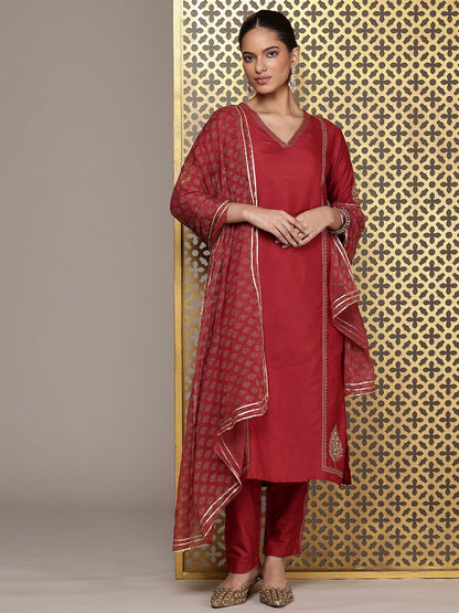 Dhiyona PD Women Floral Embroidered Thread Work Jashn Kurta with Trousers & Dupatta