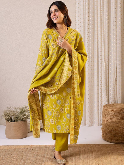 Women Floral Printed Kurta with Trousers & Dupatta