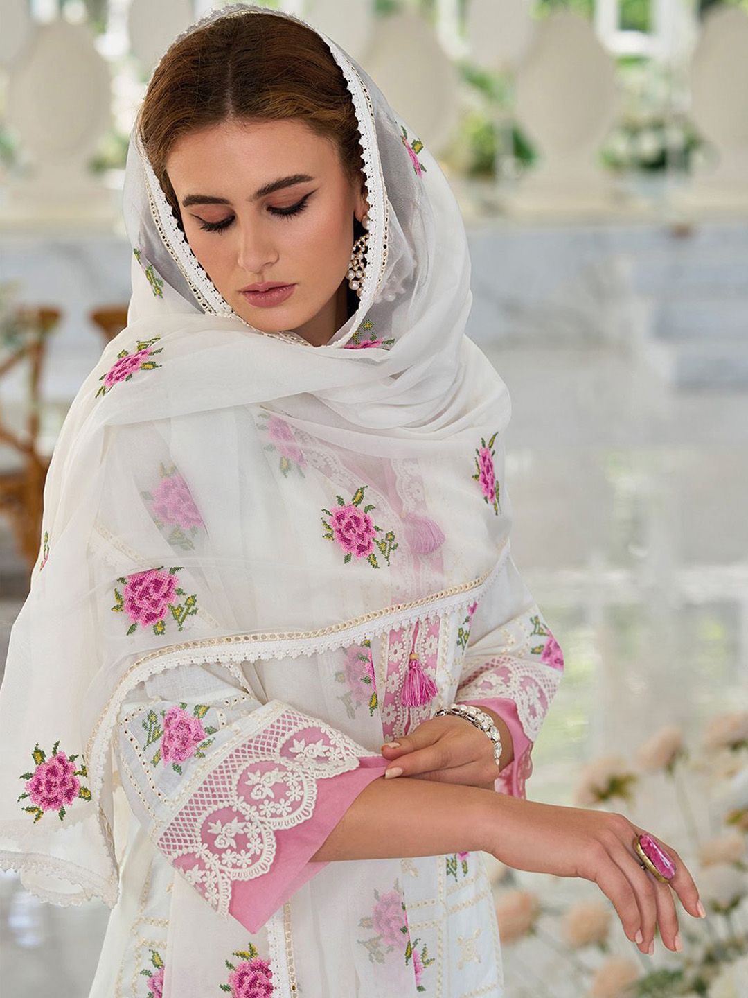 Dhiyona IE Women Floral Embroidered Regular Thread Work Pure Cotton Kurta