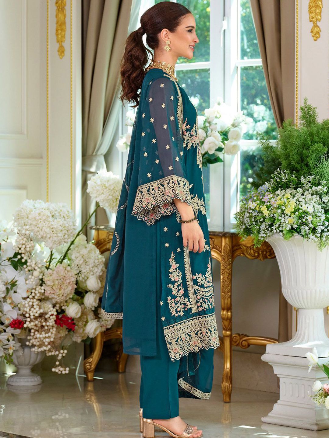 Dhiyona IE Women's Women Ethnic Motifs Embroidered Kurta & Trouser With Dupatta
