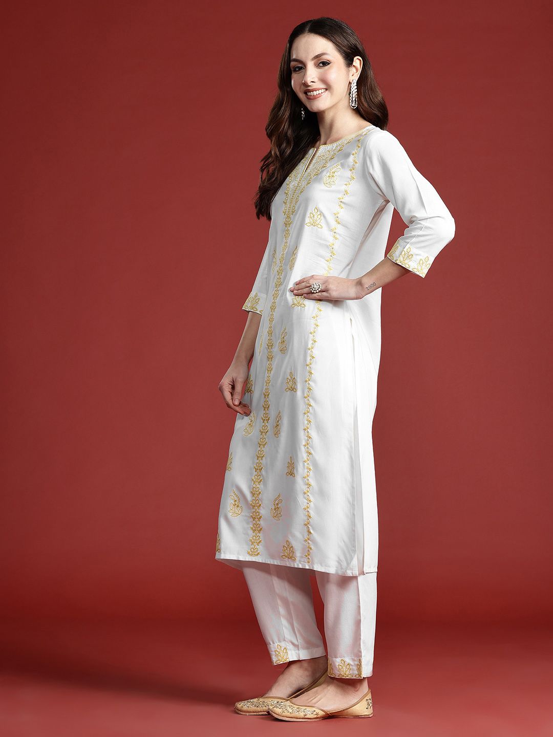 Dhiyona IE Women Floral Embroidered Thread Work Kurta with Trousers