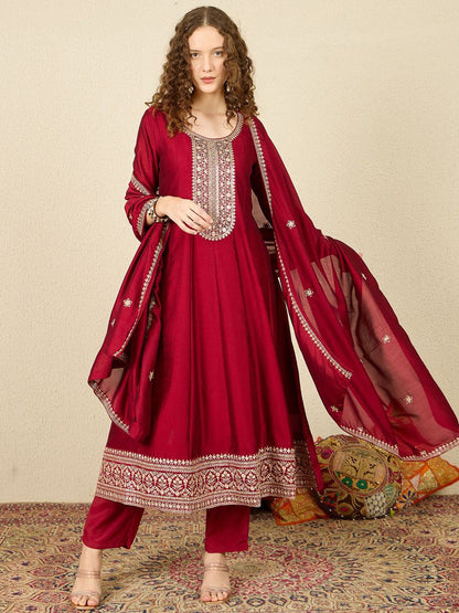 Ethnic Motifs Embroidered Sequinned Anarkali Kurta with Trousers & Dupatta