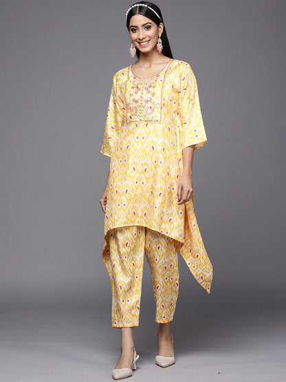 Yellow Paisley Embroidered Round Neck Straight Kurta with Trousers