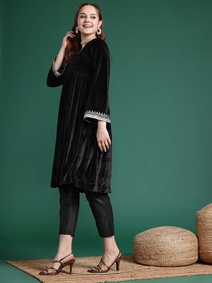 Dhiyona SN Women's Square Neck Flared Kurta with Trousers