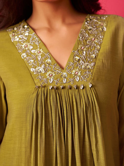 Dhiyona IE Yoke Design Embroidered V-Neck Tunic With Trousers